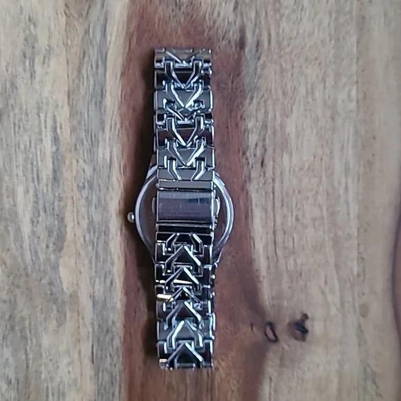 Quartz Watch - Picture 5 of 8